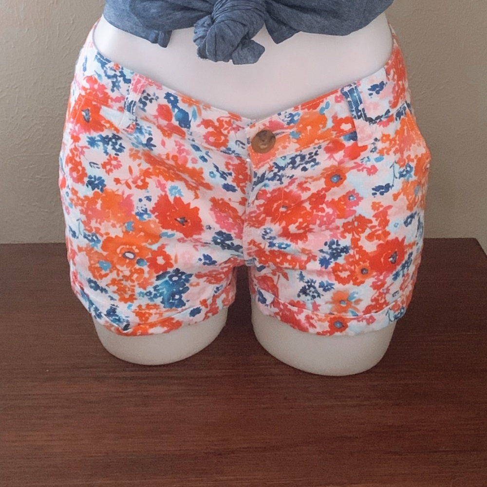 floral shorts